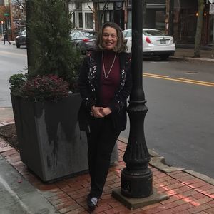 Meet your Posher, Elizabeth